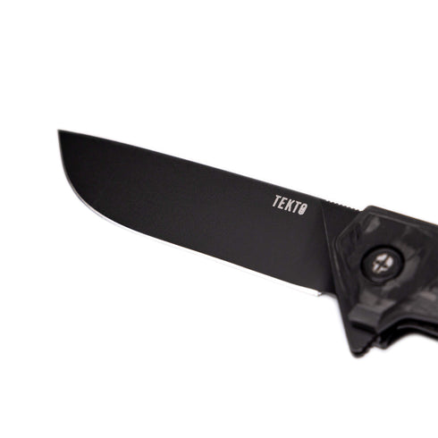 TEKTO F1 Alpha ナイフ Forged Carbon // Blue Accents チタンコーティングD2ブレード