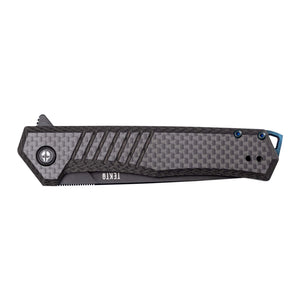 TEKTO F1 Alpha ナイフ　Carbon Fiber // Blue Accents　折り畳み状態
